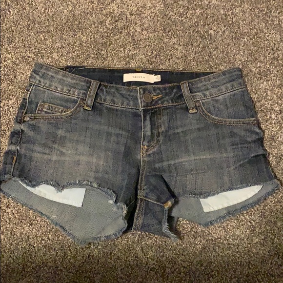 Aritzia Talula Denim Shorts - Picture 4 of 4